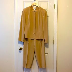 Valerie Stevens pure 100 percent silk suit set